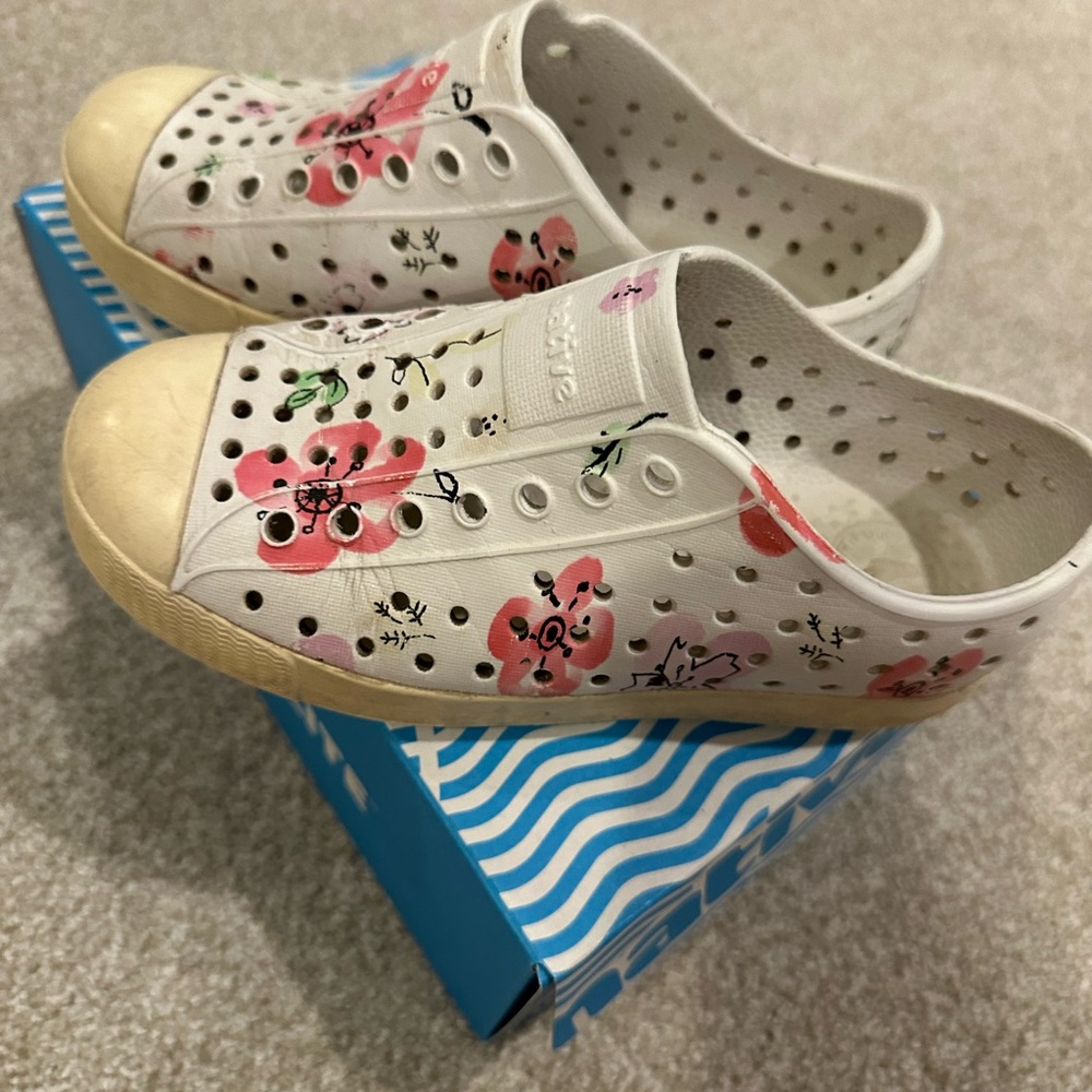 Native Shoes Kids Floral White and Pink Slip-Ons